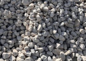 Drvené kamenivo 63-125 VÁPENEC - Kameň rôznych tvarov a fantázií, vhodný na tvorbu okrasných plotov GABIÓNOV, palisád, skaliek a chodníkov. Okrasné násypy a ukážkové architektonické práce